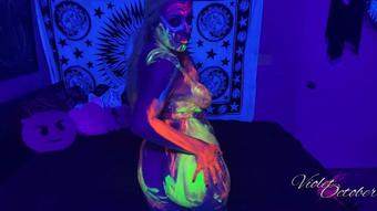 Slow and Sensual Glowpaint & Oil Dancing