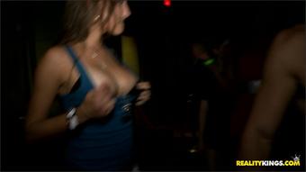 Inthevip 11.10.18 Bare Naked Big-1080