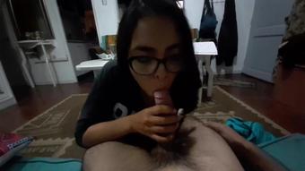 A la chica le cuesta hacerlo eyacular - Chilena