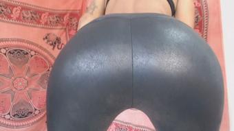 shiny Leggings love - February 20, 2021