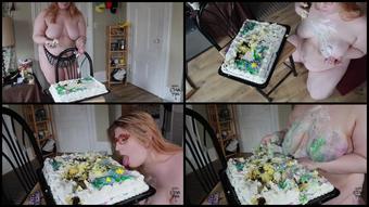 Elisa Mae Wet And Messy Cake Stuffing
