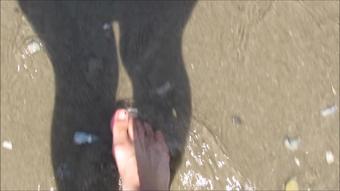 Ladytoro Barefoot Walking On The Beach Manyvids