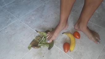 Food crush with my big feet - July 31, 2021