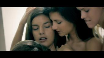 Xart_[Lesbo]_Kaylee_Caprice_Lisa_Izzy_A_Christmas_Story_1080