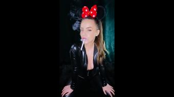 Smoking Minnie