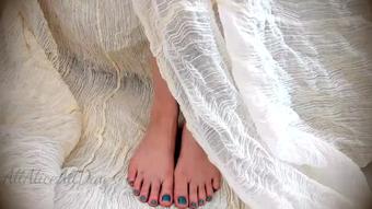 Close up Foot Tease - Feb 24, 2019