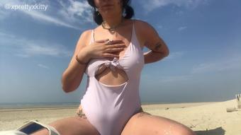 Dominatrixvera Flashing Boobs Play On The Beach