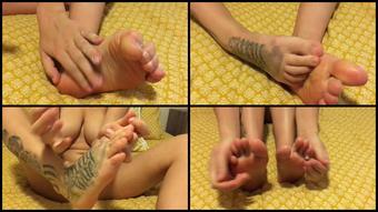 Sabrinanicholebunny Feet And Pussy Play 2016 03 30 1080P Mov