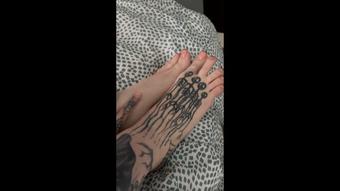 Feet Tease, Long ToeNails