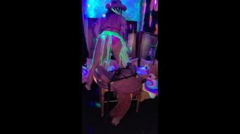 Cowgirl Kitty Cums and Spreads