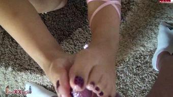 Sexxygirl - Hardcore Footjob Und Mega Spermafüße