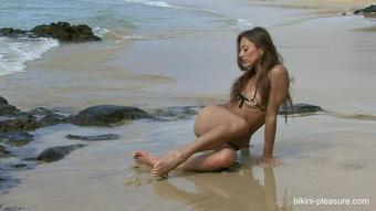 2011-07-26 [Bikini-Pleasure] Beach