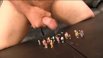 Giant Elis Devours & Cums On Tiny People