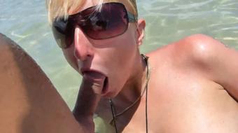 SHOCKING! HOT BLOND BABE SUCKS & FUCKS IN PUBLIC BEACH & SEA