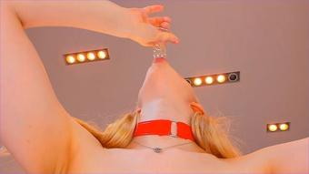 Red queen sucking glass cock - January 21, 2022