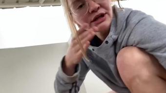 Girlfriend Pisses for you and Cums!