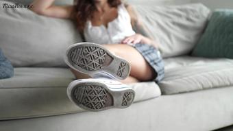 Missnova Converse Bust Down