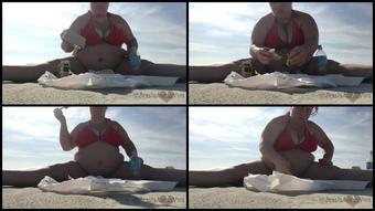 Jessisamessvids Stuffing My Face In Public At The Beach