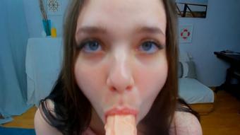 CLOSEUP BLOWJOB