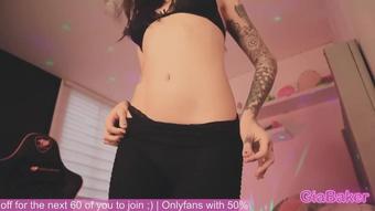 Gia_Baker Sexy Dance & Striptease