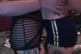 Lesbo smoking fetish