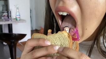giantess make sandwich with friends vore - August 01, 2022