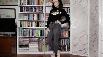 Black jeans chatty peeing - September 19, 2020