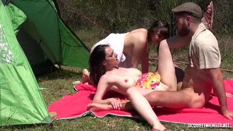 Rebelles - Camping Tres Sauvage Avec Cassy Et Luna