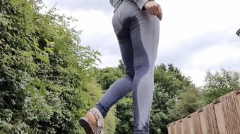 Grey leggings outdoor desperation peeing - June 21, 2022
