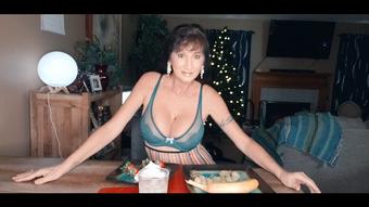 SENSUAL DESSERT EATING