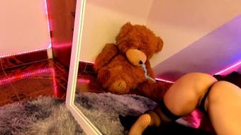 Twerk in front of my mirror - March 09, 2023