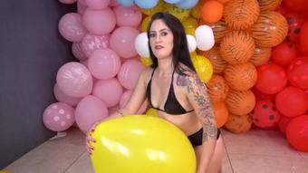 Latindesirec4S Yara Tease Amp Nail Pop Yelloow Pic Pic 16