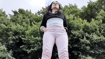 Pink jeans outdoor peeing in the sun - October 20, 2020