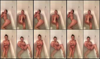 Lizadelsierra 27 05 2019 33985845 Mondaymotivation Sexymonday Un Bain Oui Mais Avec Un Sextoy J X27 Adore Me Baiser La Chat