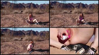 152 Squirting With A Dildo In The Desert    Freckledred Freckledred 1080P