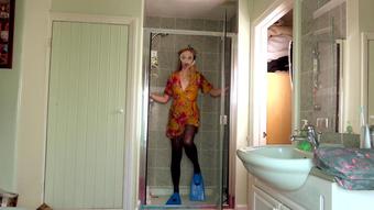 Ariel Anderssen Dance Shower In Tights Fins