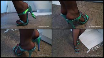 03 18 2012 High Heel Fetish In Black Pantyhose