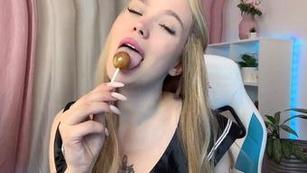 Schoolgirl sucking lollipop - Jun 4, 2022