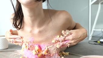 How Not To Eat A Cake Smash