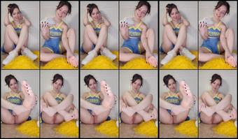 Your Nice Cheerleader Friends Feet