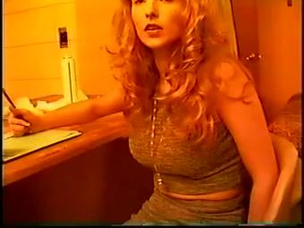 Bobs_Secretarial_Pool_(1997)_Sc_4_H265