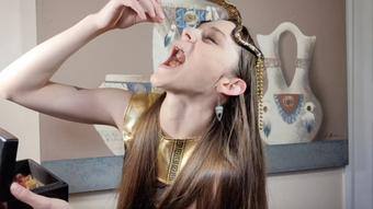 Goddess Shrinks & Eats Shrunk People HD