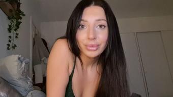 Jealous Mommy Tits & Lips Covering