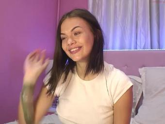 Nicolettxxx_08122017_1359_Myfreecams