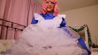 Alice Cosplay leads to Magical Shrinking - March 29, 2020