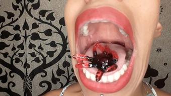 Shrunken bug Gets Swallowed VORE - September 08, 2021