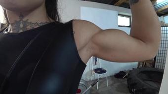 Gymbabe Angry Gym Wife I Biceps Domination