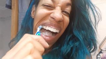 Brushing my teeth and tongue - December 04, 2020
