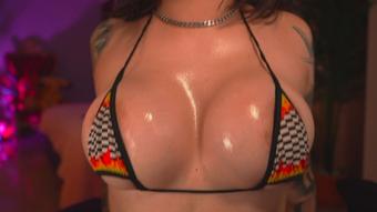 Big Boobs Bouncing - May 27, 2025