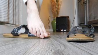 Big Feet Tease In Sandals No Speaking - December 08, 2024